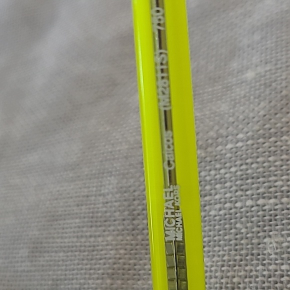 Michael Kors Citrus Caicos Sunglasses. Unisex. - Picture 4 of 7